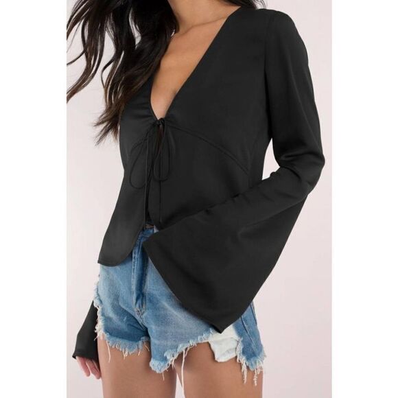 Tobi Tops Paradise tie front Bell Sleeve Blouse Black sz SP - Picture 2 of 9